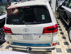 تۆیۆتا لاند کروزەر